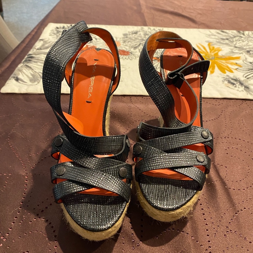 Stylish Black Wedge Sandals